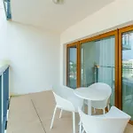 Apartment Aquamarina Prima Deluxe With Sea View By Renters *