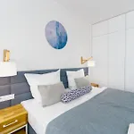 Aquamarina Prima Deluxe With Sea View By Renters Apartment *