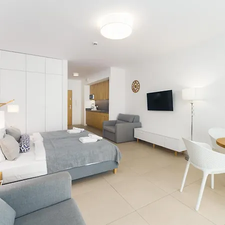 Aquamarina Prima Deluxe With Sea View By Renters *