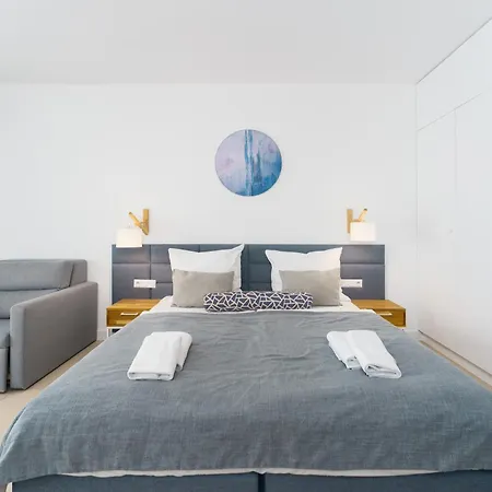 Aquamarina Prima Deluxe With Sea View By Renters